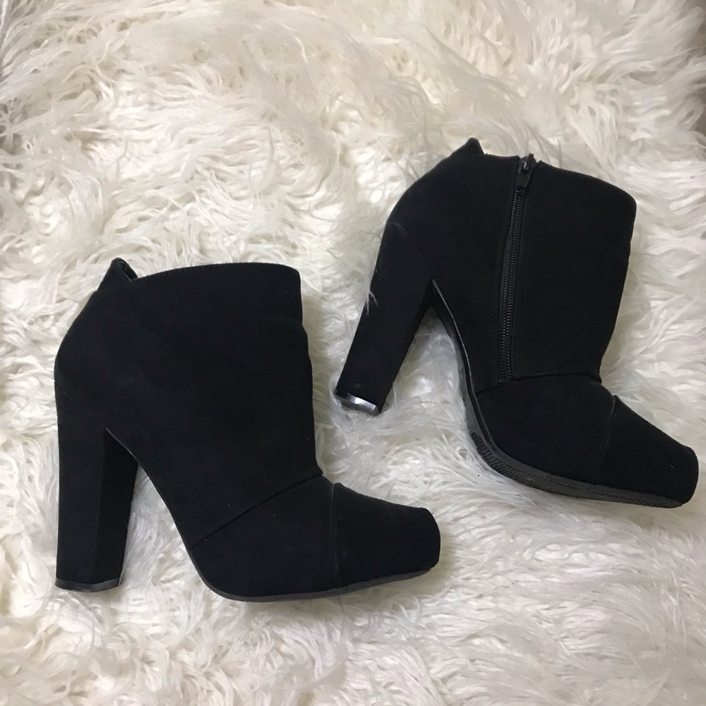 Qupid Black Booties